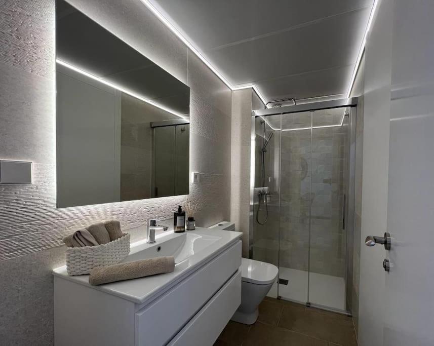 Apartamento 1ª Linea De Playa - Con Piscina Y Parking Playa de Gandia Eksteriør bilde