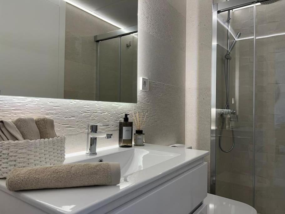 Apartamento 1ª Linea De Playa - Con Piscina Y Parking Playa de Gandia Eksteriør bilde