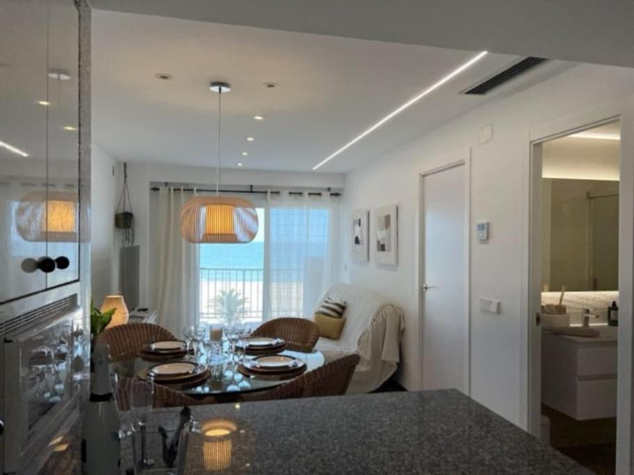 Apartamento 1ª Linea De Playa - Con Piscina Y Parking Playa de Gandia Eksteriør bilde
