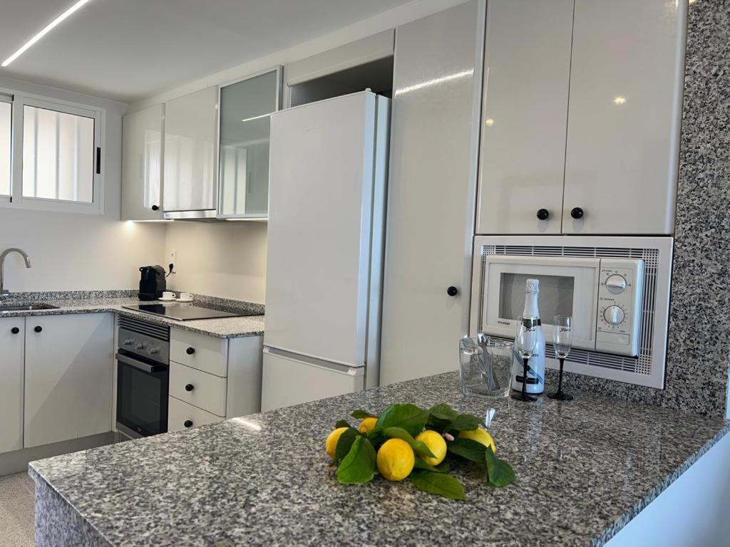 Apartamento 1ª Linea De Playa - Con Piscina Y Parking Playa de Gandia Eksteriør bilde