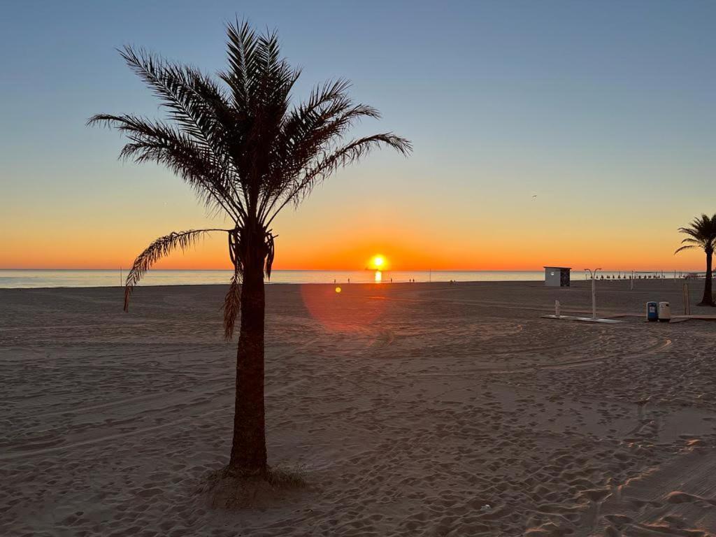 Apartamento 1ª Linea De Playa - Con Piscina Y Parking Playa de Gandia Eksteriør bilde