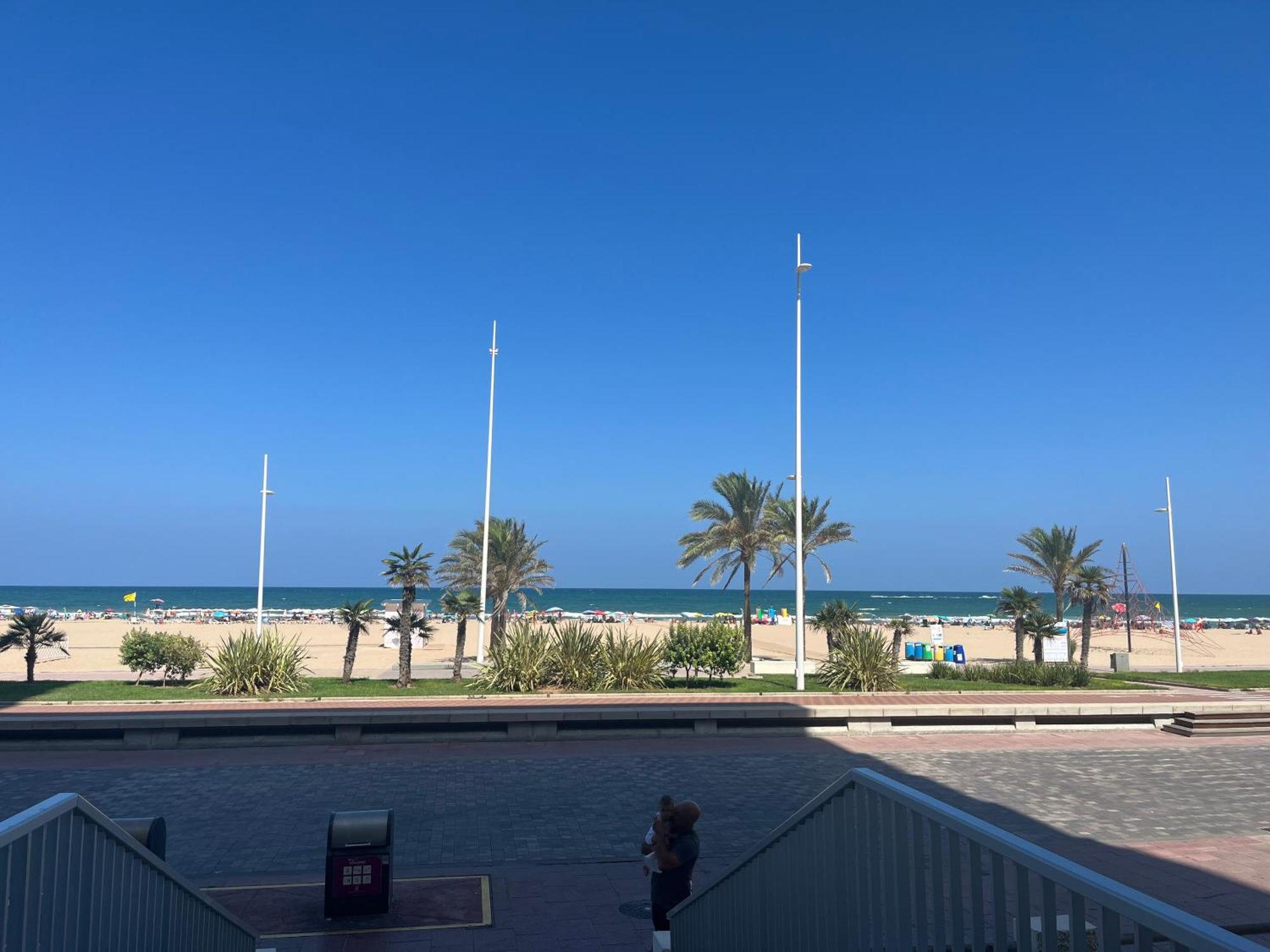 Apartamento 1ª Linea De Playa - Con Piscina Y Parking Playa de Gandia Eksteriør bilde